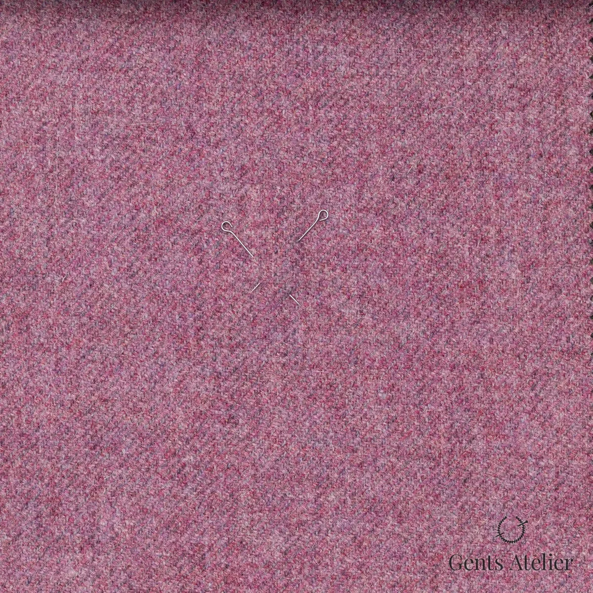Костюм из Marton Mills CGE159 — розовый, 100% шерсть