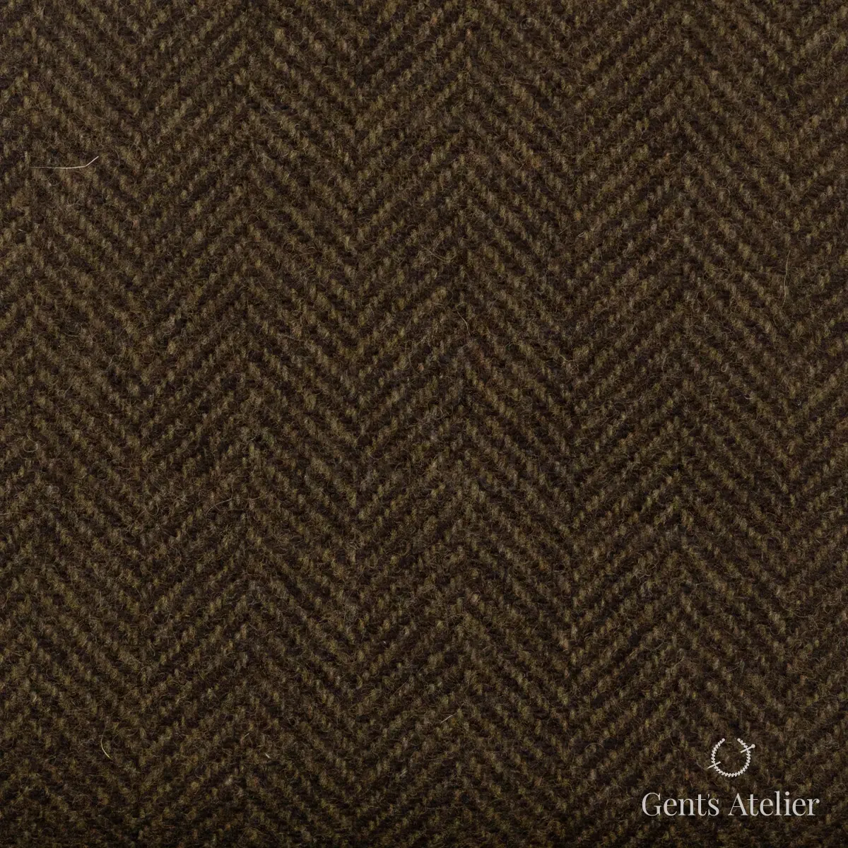 Зимний костюм из Abraham Moon & Sons PEARL 8123/29 — оливковый, 100% шерсть
