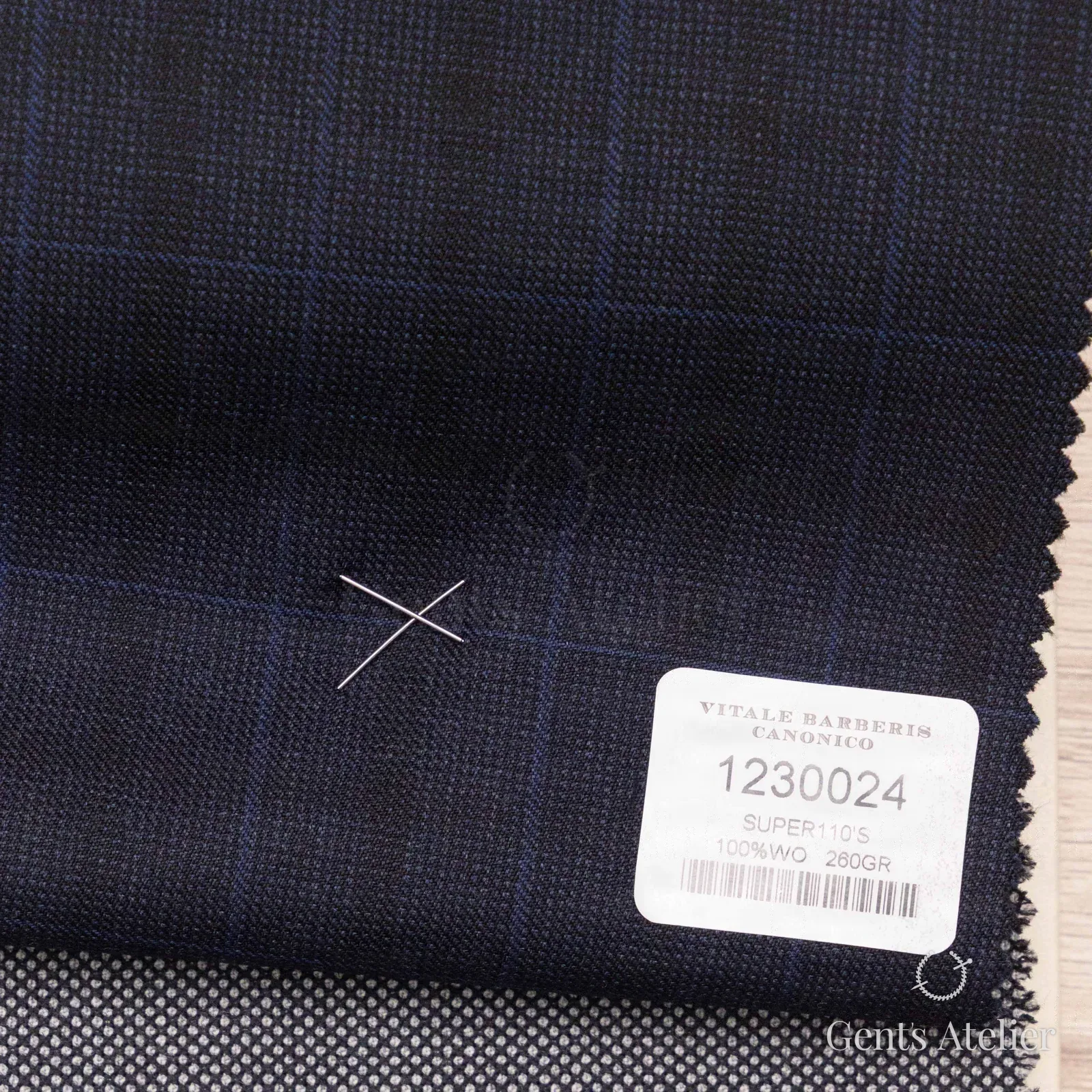 Образец ткани Vitale Barberis Canonico 1230024 с этикеткой, тёмно-синий, почти чёрный