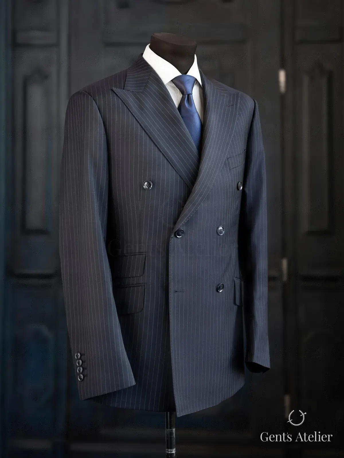 Двубортный костюм в полоску pinstripe, Синий;Чёрный, ткань Gent's Selection